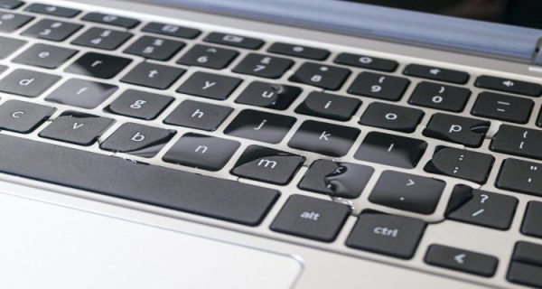 بعد از ریختن آب روی لپ تاپ چکار کنیم
